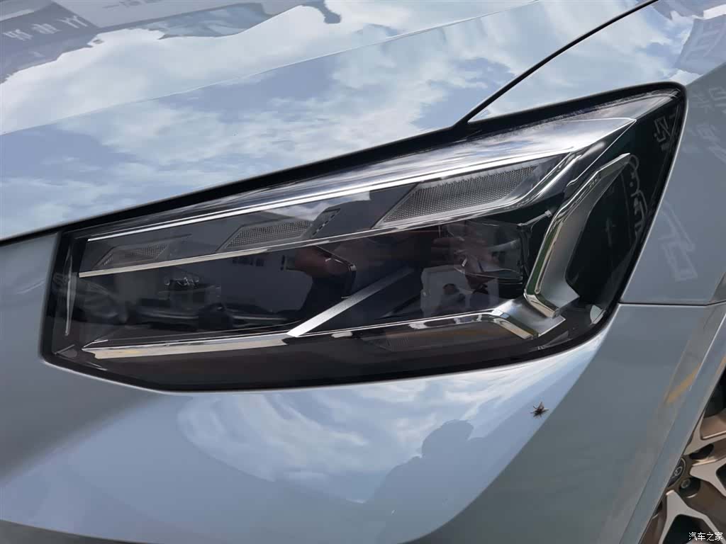 Audi Q2L, 2024 27