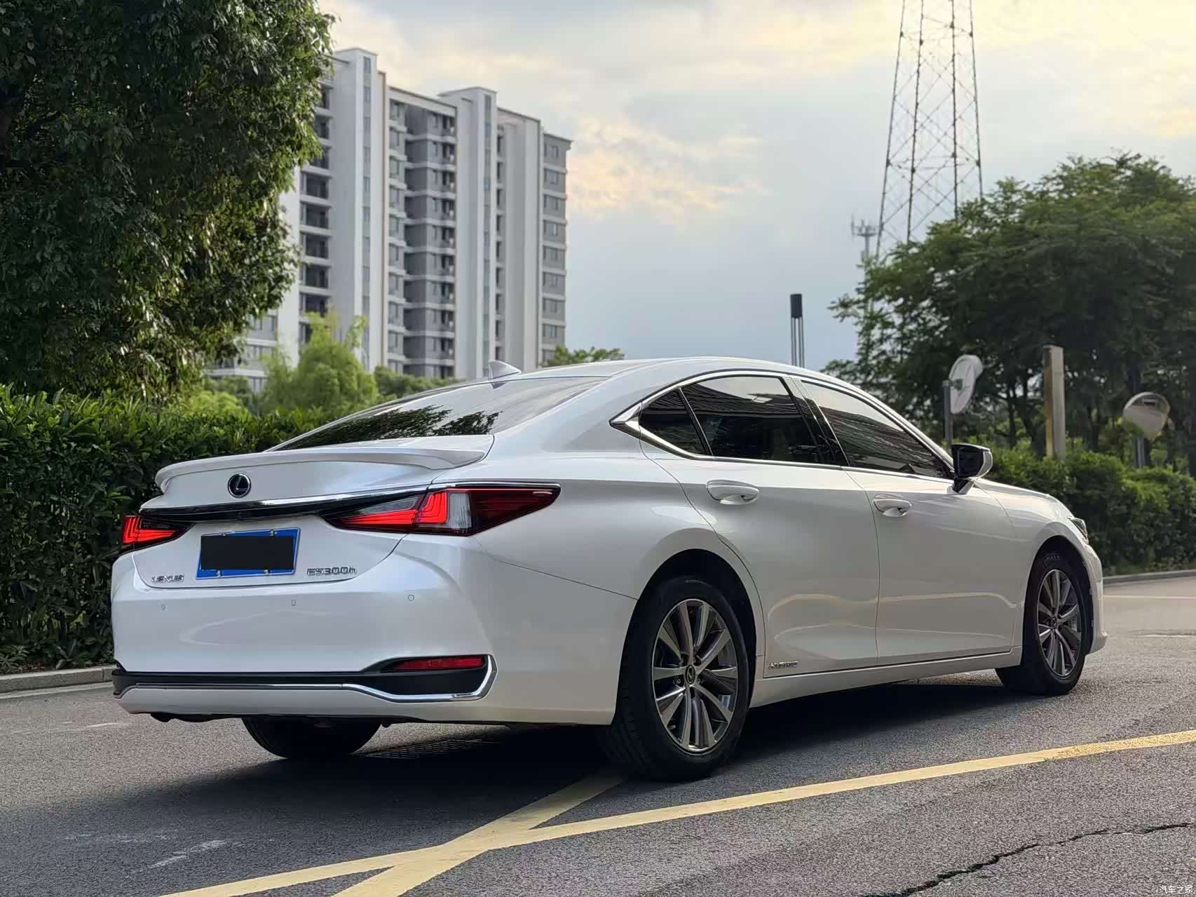 Lexus ES, 2019 7