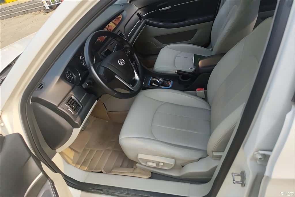 BAIC EU260, 2017 9