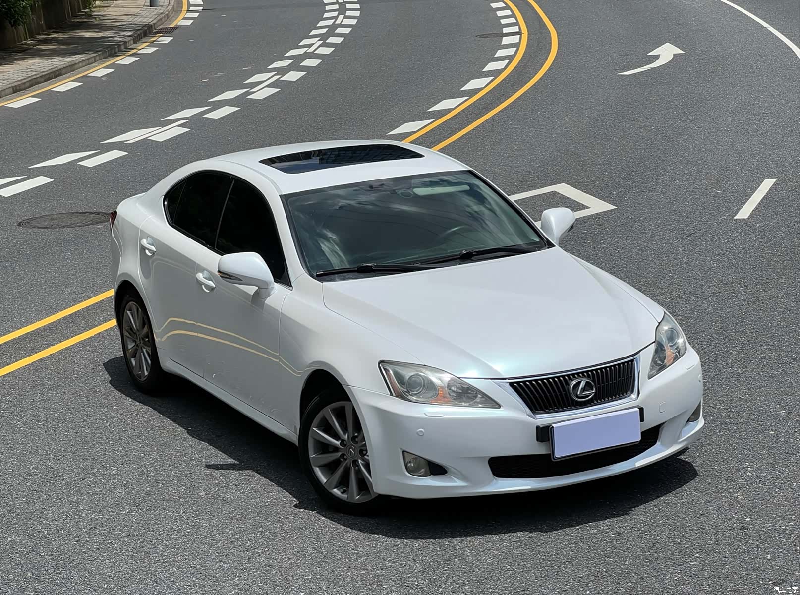 Lexus IS, 2009 3