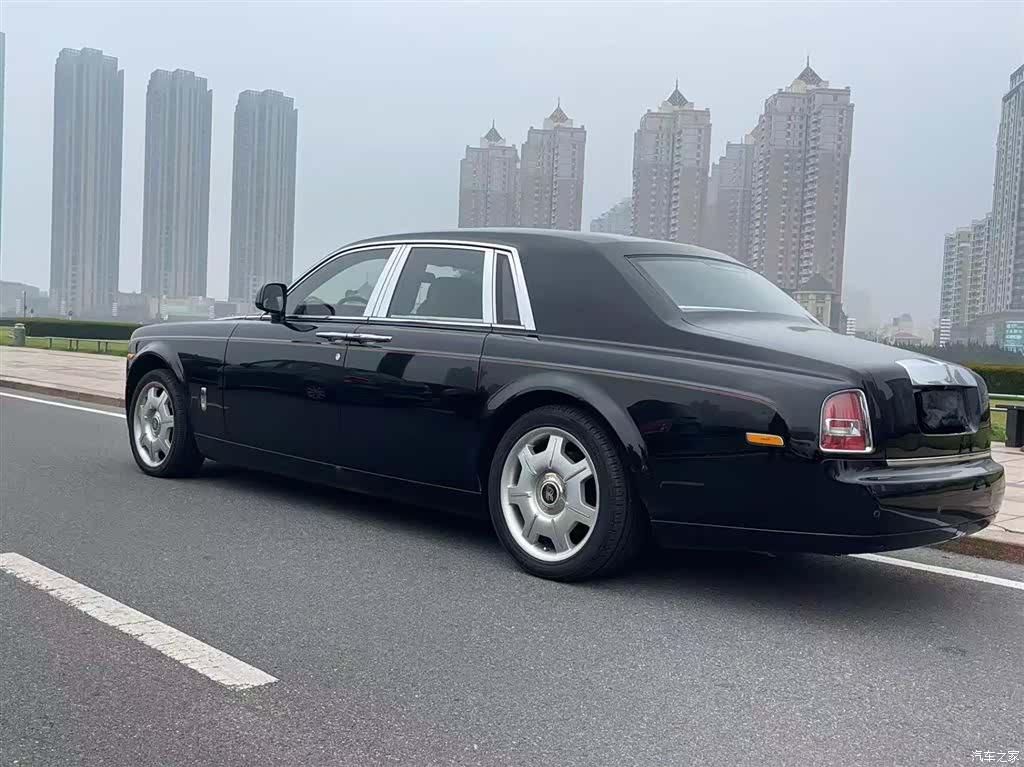 Rolls-Royce Phantom, 2013 7