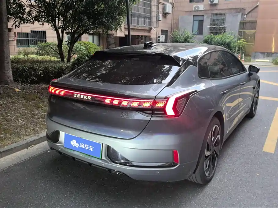 Zeekr 001
