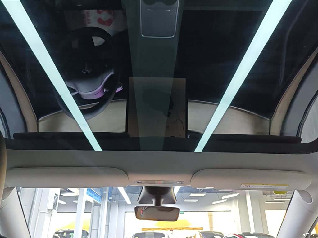 Tesla Model Y, 2023 18
