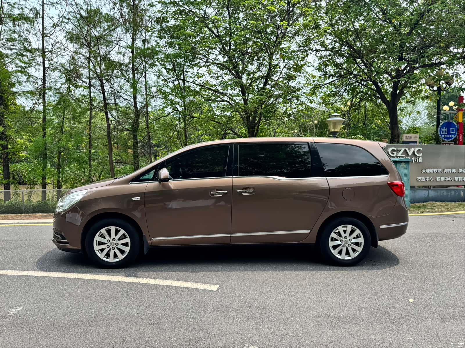 Buick GL8, 2019 7