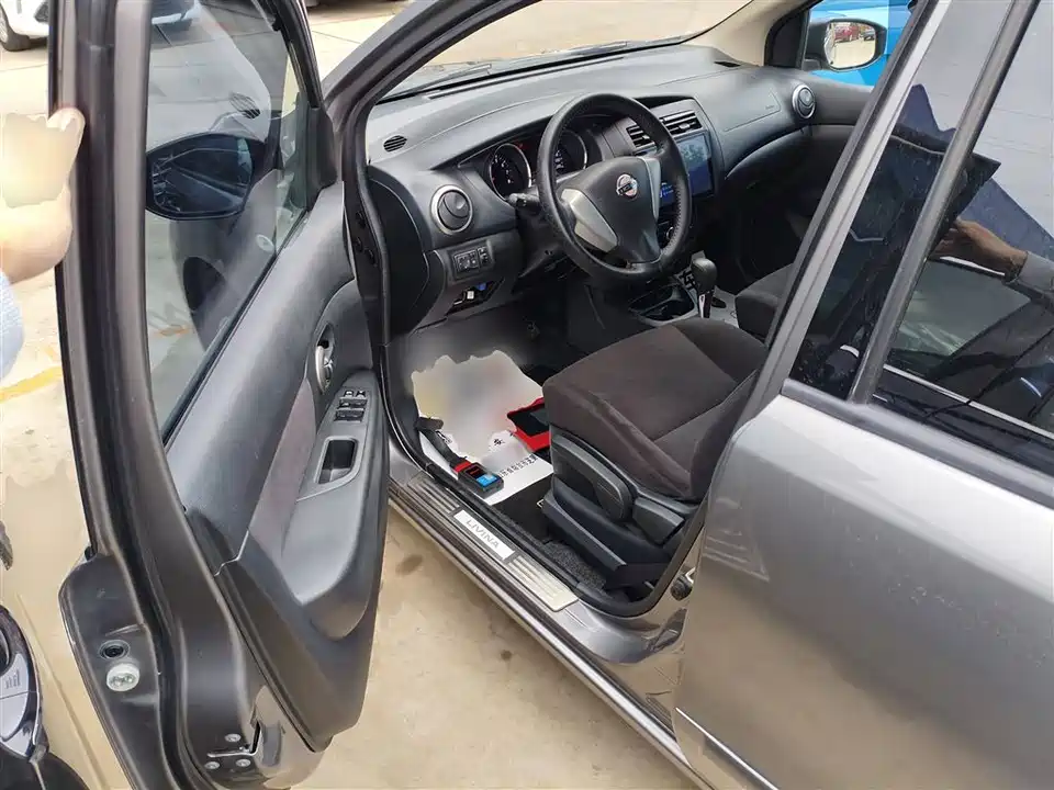 Nissan Liwei