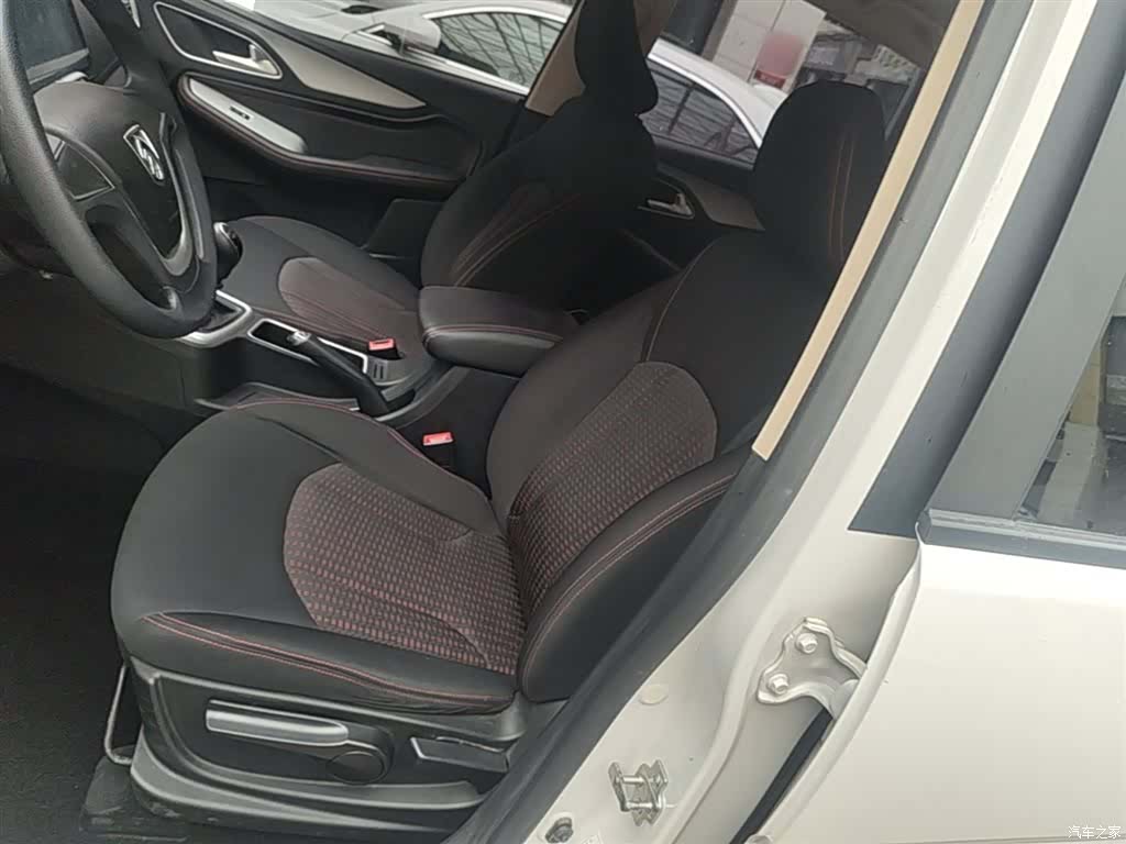 Wuling 560, 2017 11