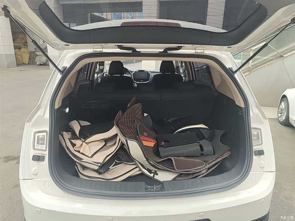 Wuling 560, 2017 15