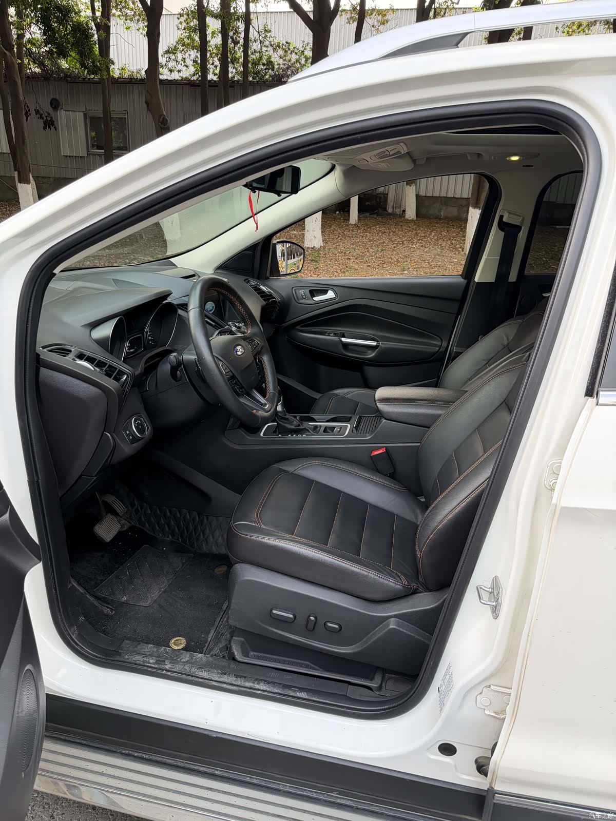 Ford Kuga, 2017 12