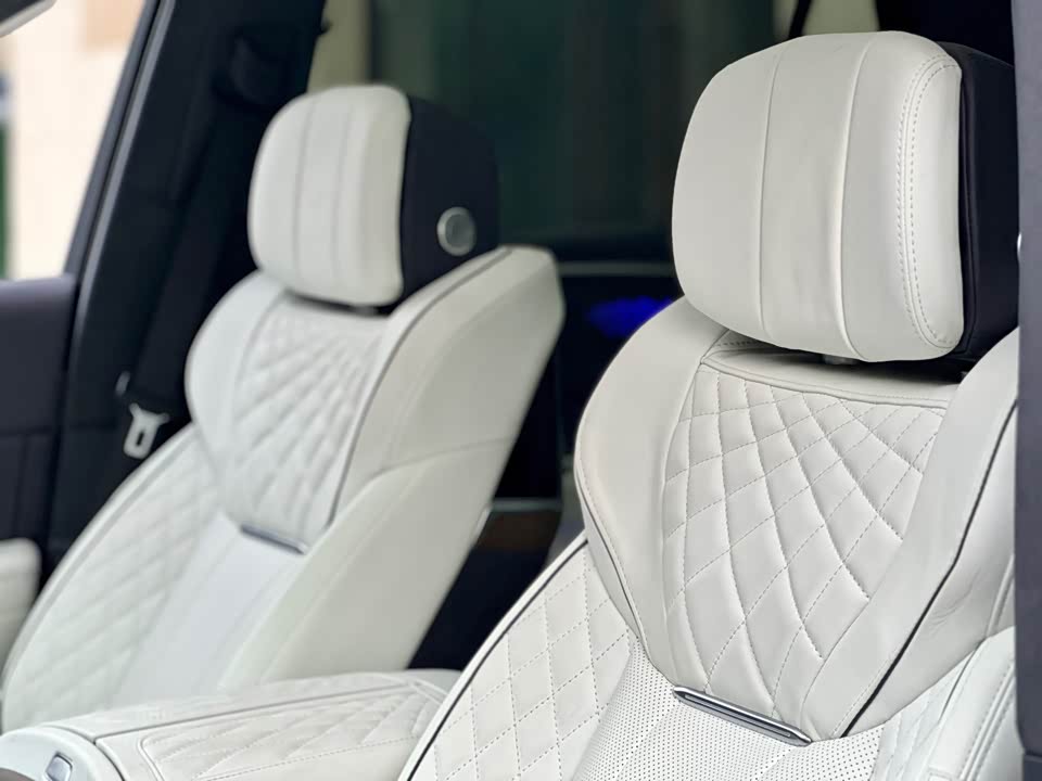 Hongqi E-HS9