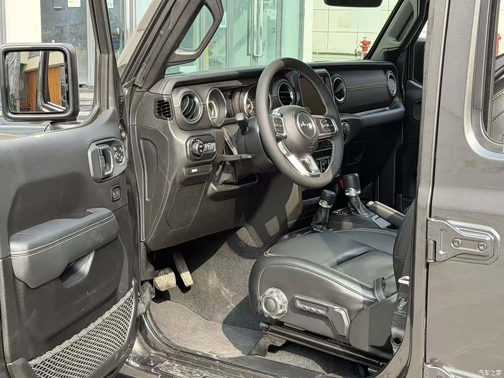 Jeep Gladiator, 2023 14