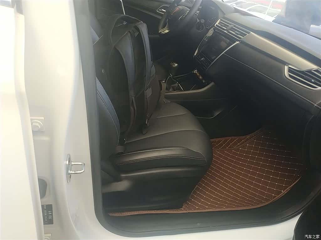 Roewe i5, 2019 25