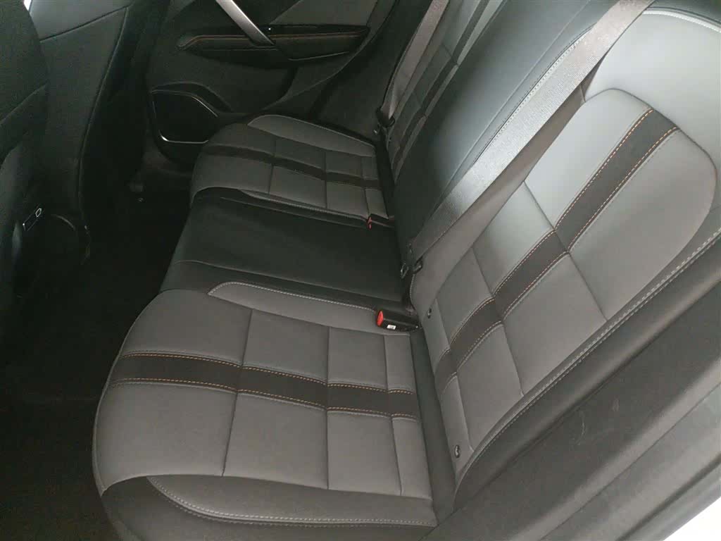 Geely Coolray, 2025 17