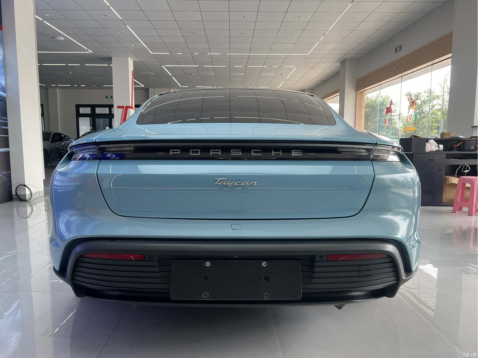 Porsche Taycan, 2021 9