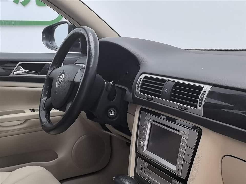 Volkswagen Passat Lingyu