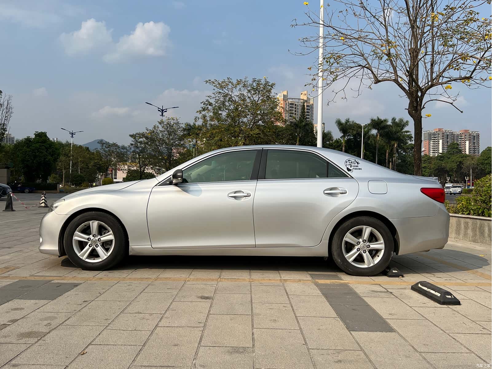 Toyota 2.5V, 2011 4