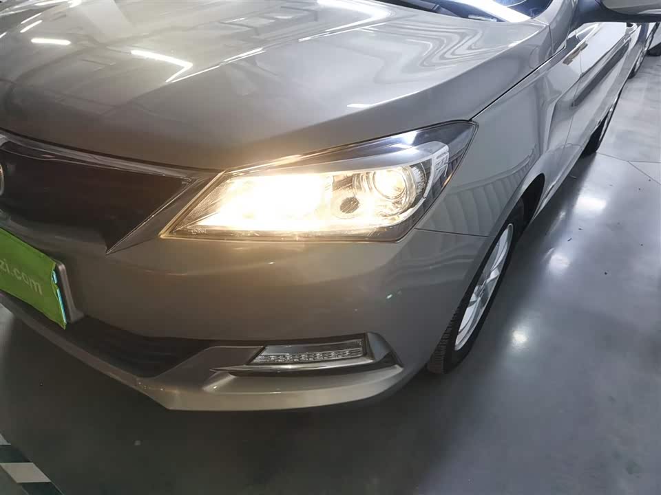Changan Yuexiang V7