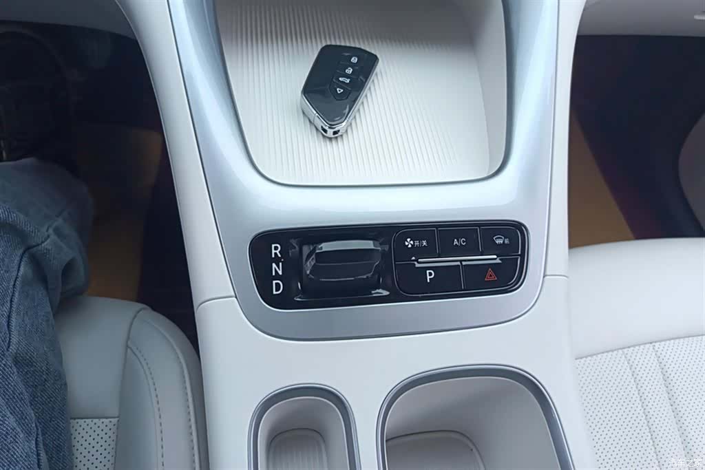 Geely Xingyuan, 2025 16