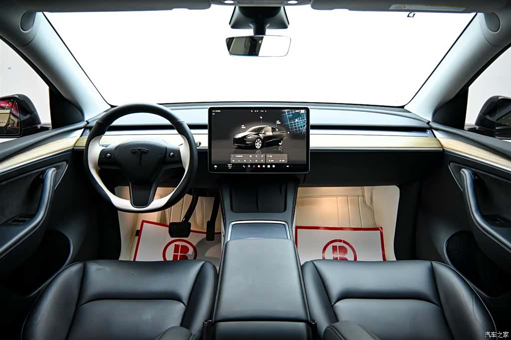 Tesla Model Y, 2023 14