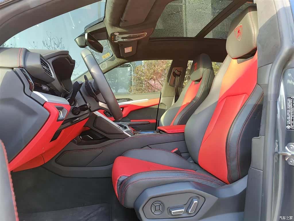 Lamborghini Urus, 2019 6