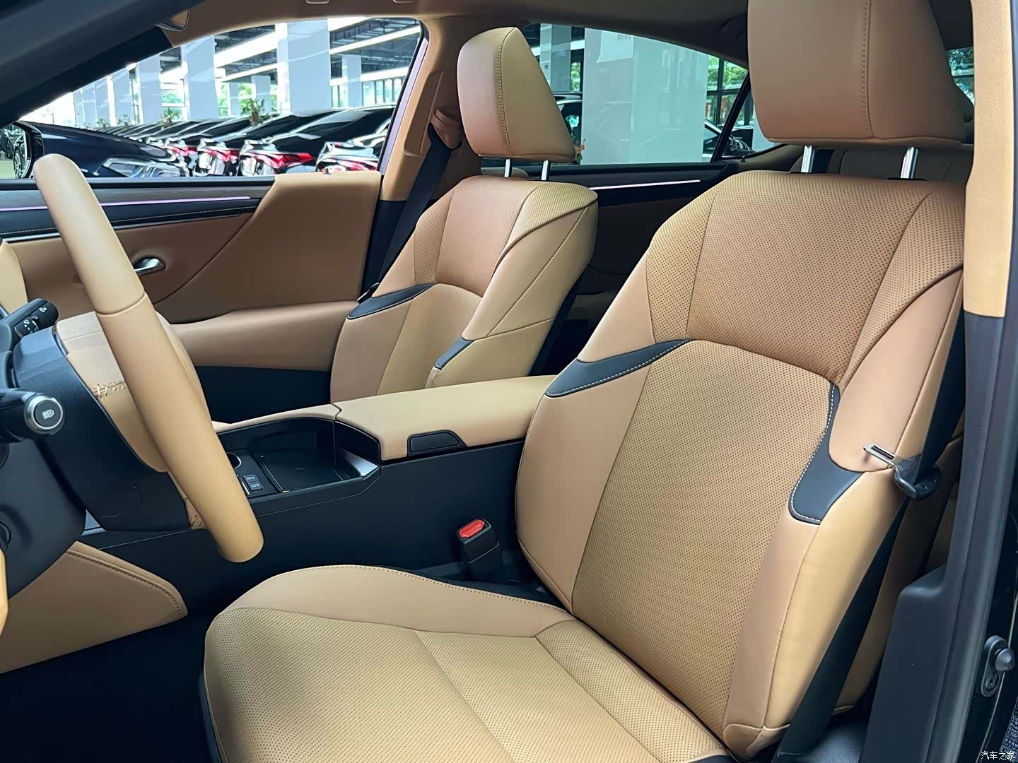 Lexus ES, 2025 9