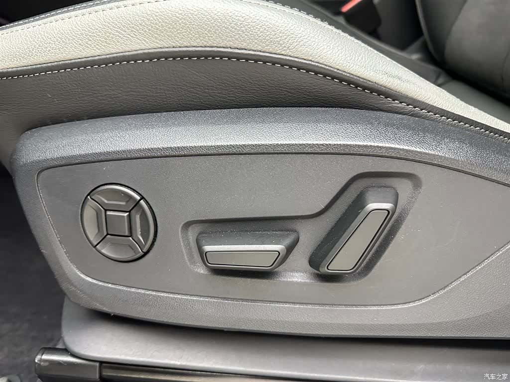 Audi Q3, 2023 13