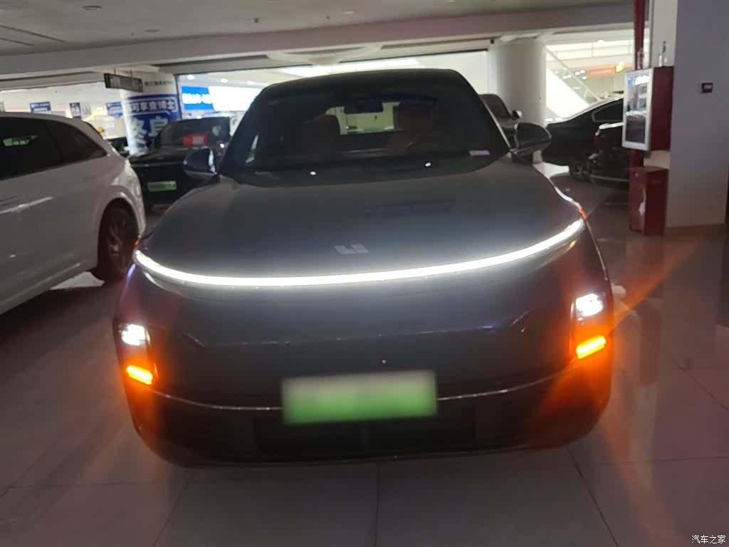 Li Auto L8, 2023 3