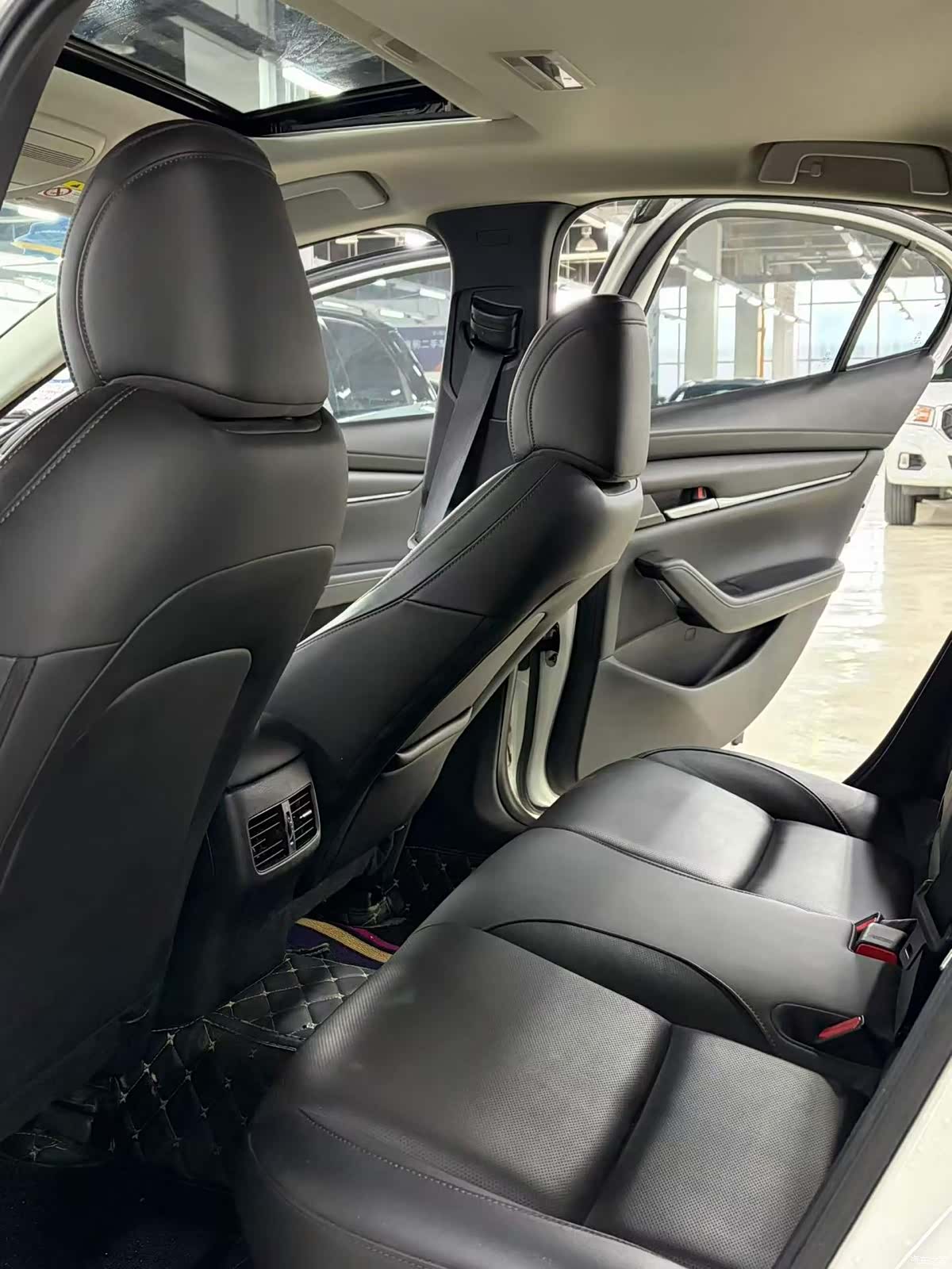 Mazda Mazda3, 2020 все фото