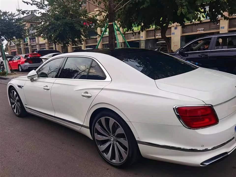 Bentley Flying