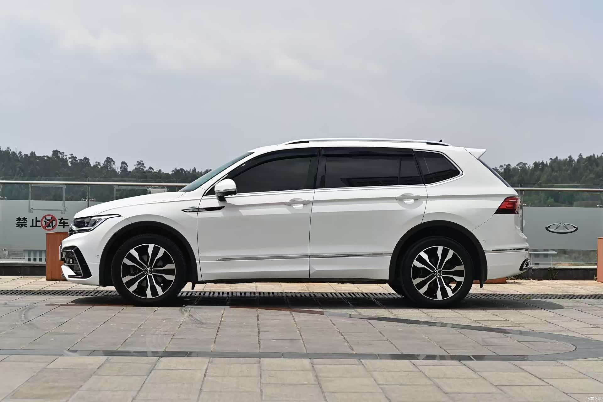 Volkswagen Tiguan L, 2022 11