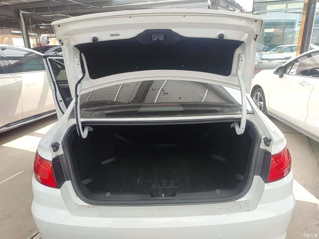 Geely Emgrand, 2021 19