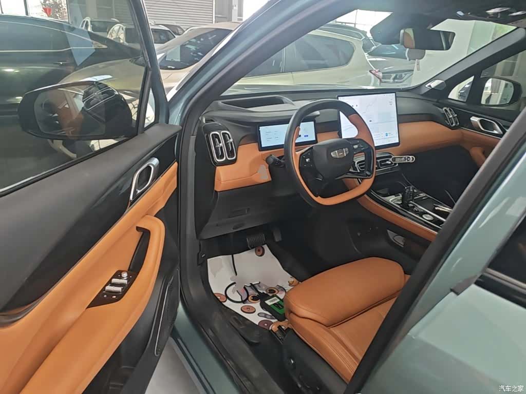 Geely Boyue, 2025 16