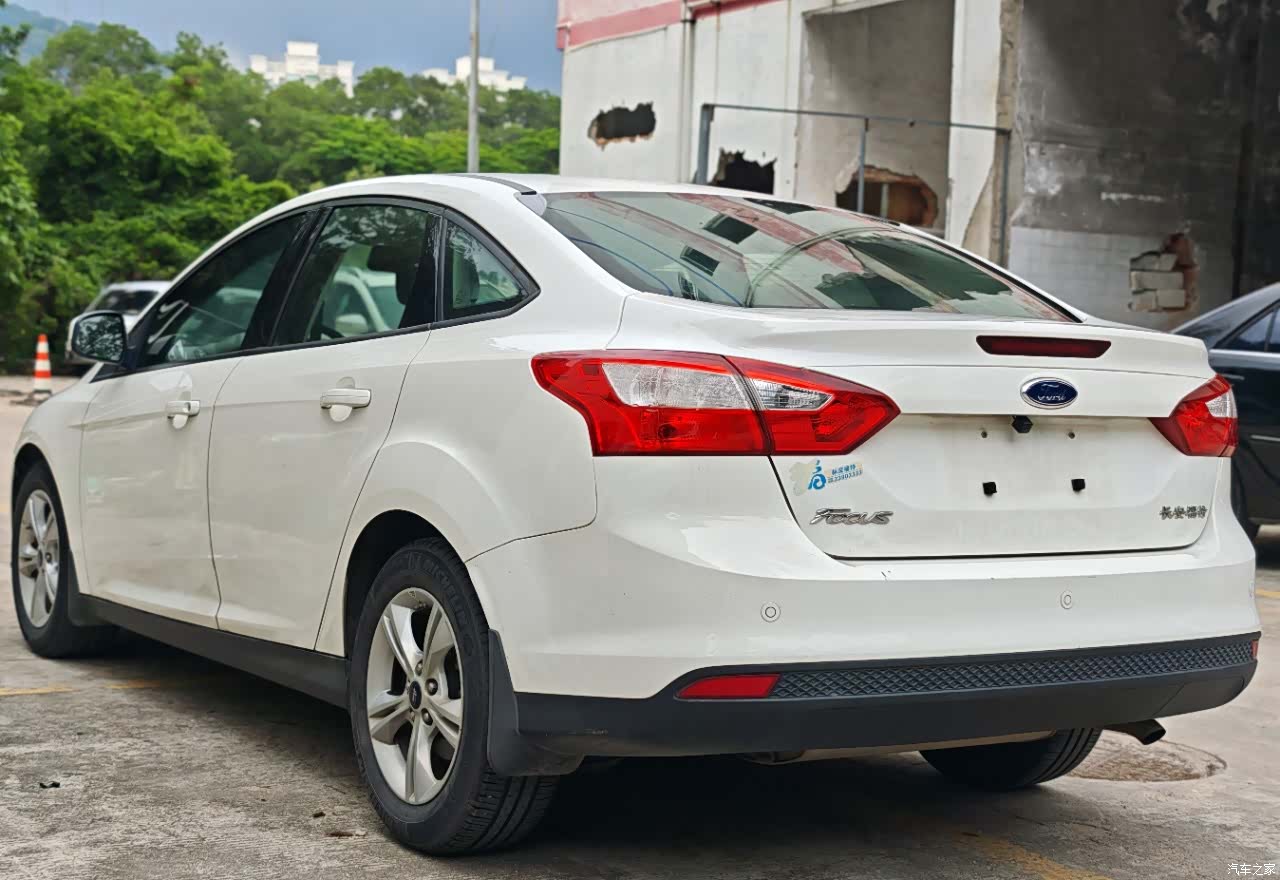 Ford Focus, 2014 6