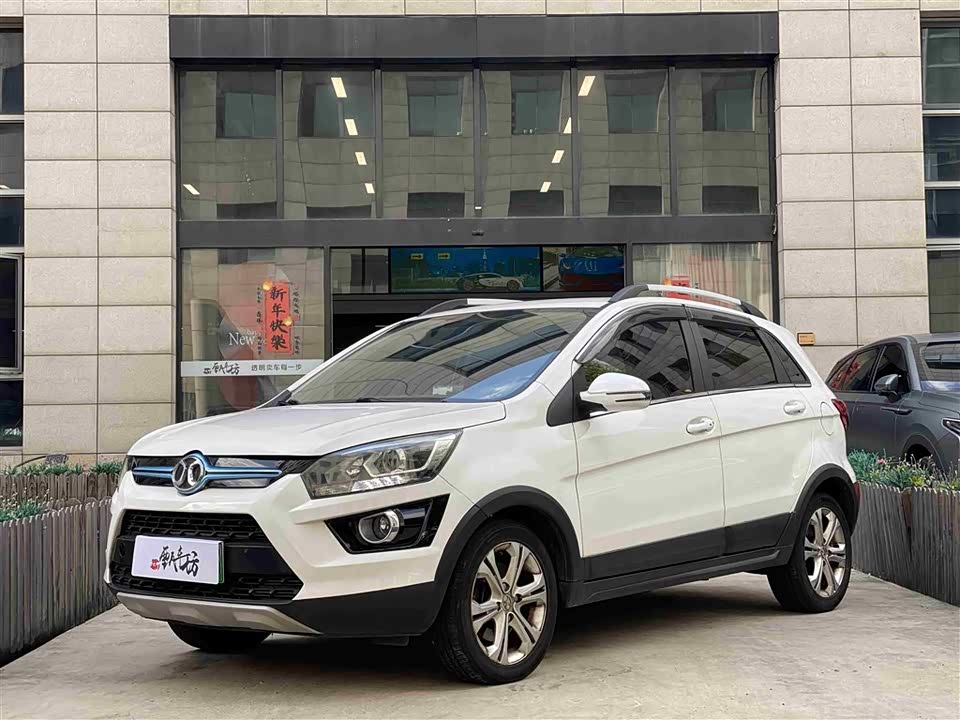 BAIC EX