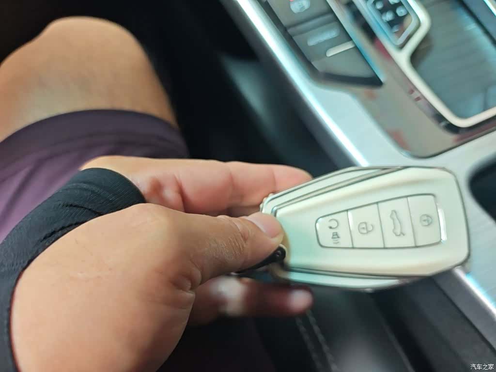 Geely Emgrand, 2020 9