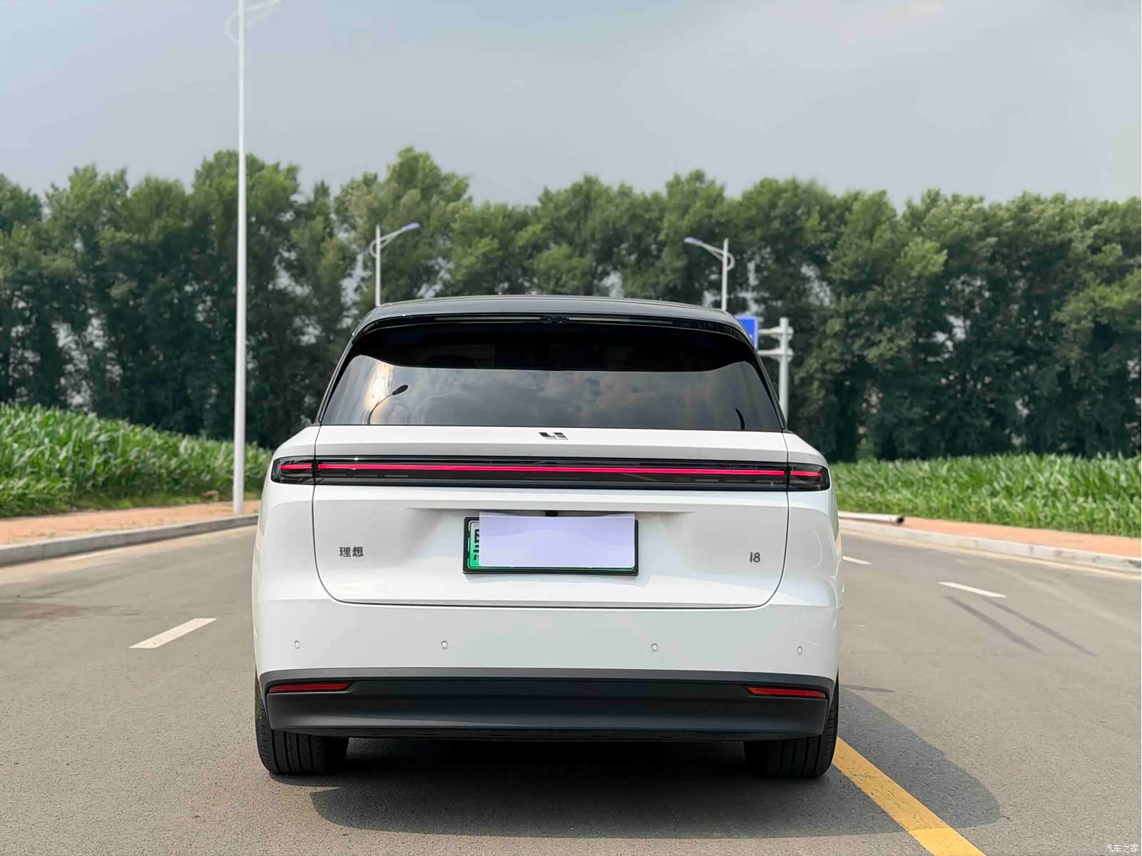 Li Auto i8, 2025 12