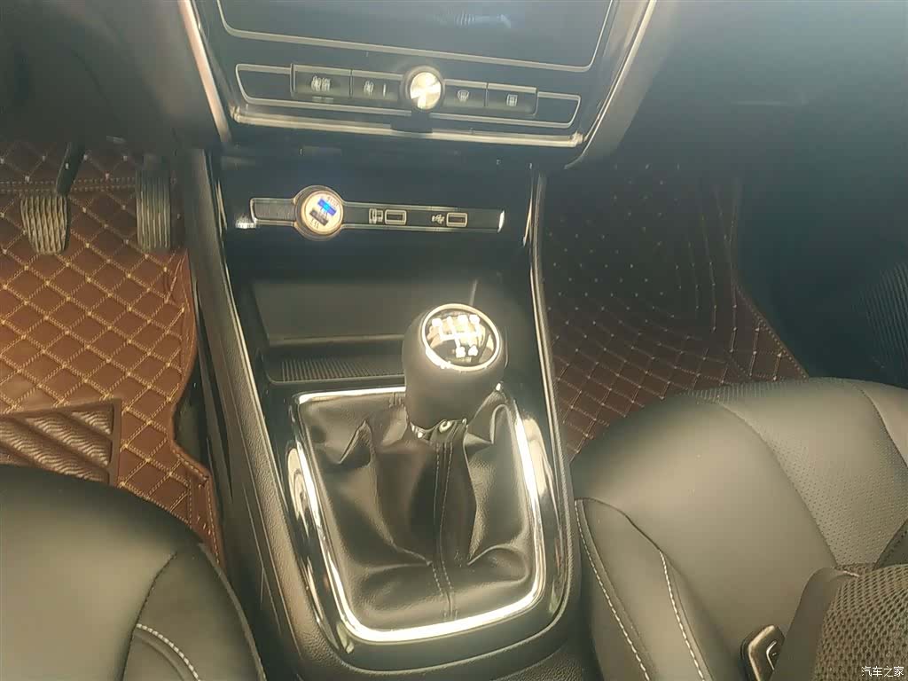 Roewe i5, 2019 14