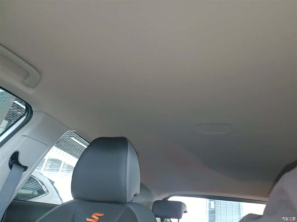 Geely Coolray, 2025 18