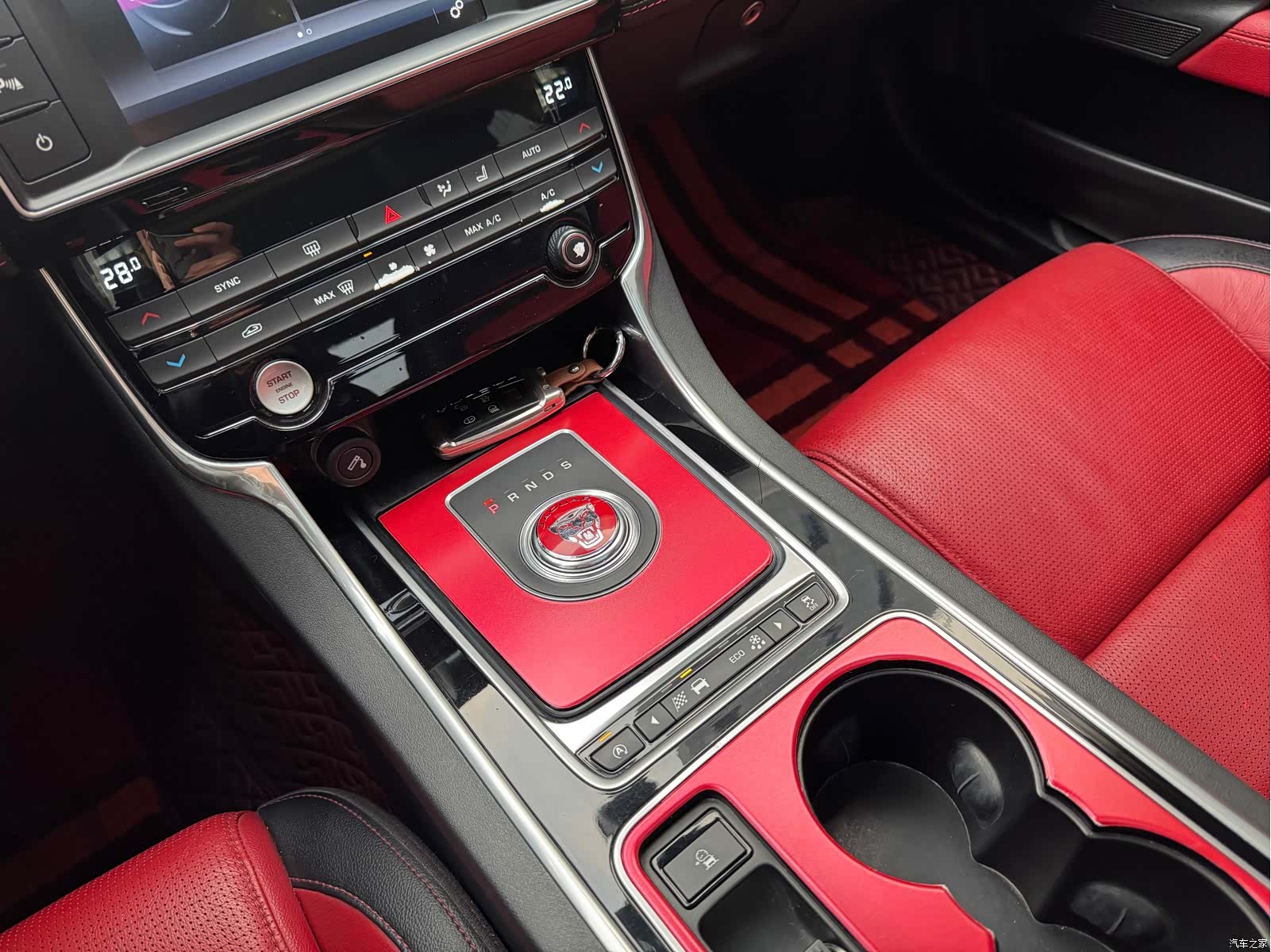 Jaguar XE, 2016 23
