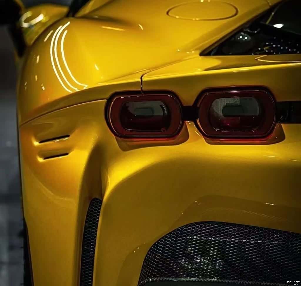Ferrari SF90, 2022 10