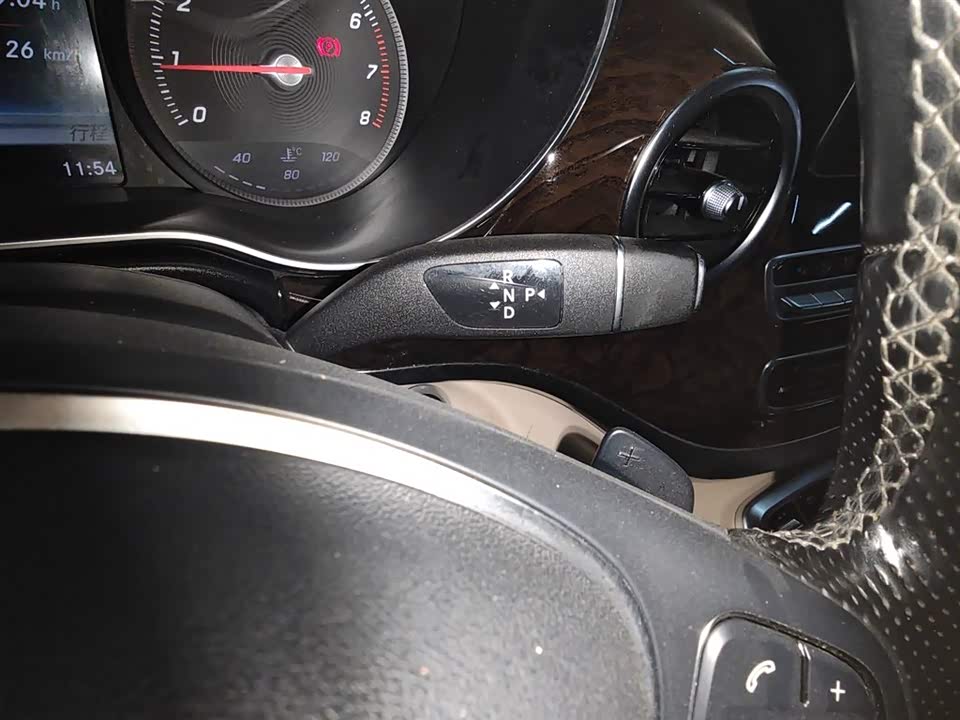 Mercedes-Benz V-class