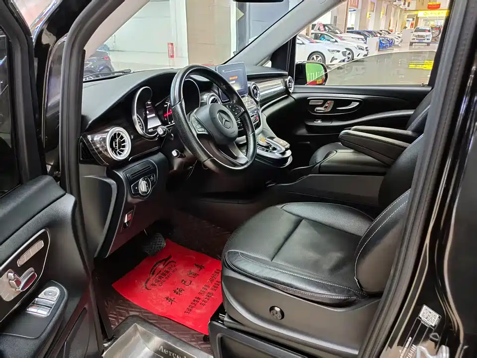 Mercedes-Benz V-class