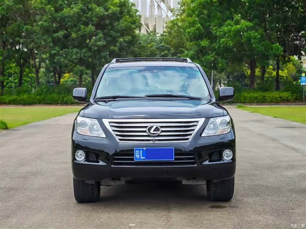 Lexus LX, 2008 3