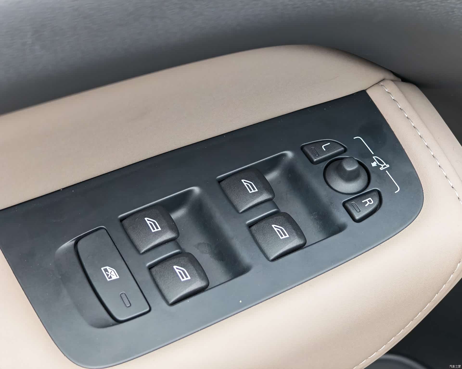 Volvo XC60, 2025 17