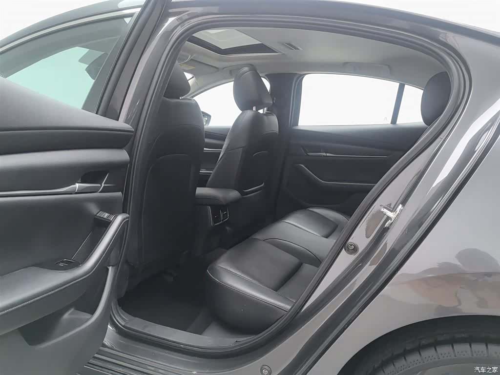 Mazda Mazda3, 2020 15