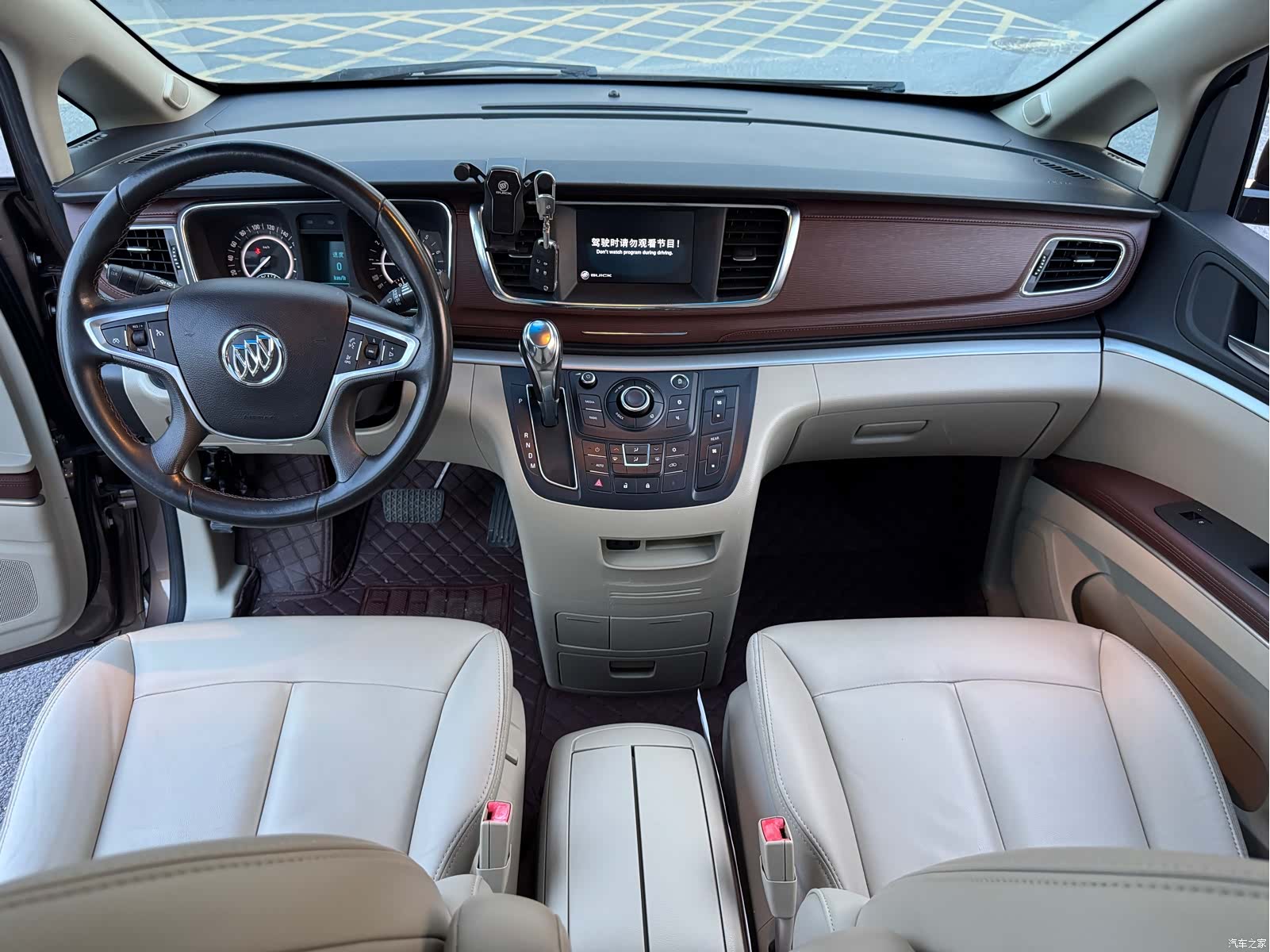 Buick GL8, 2019 10