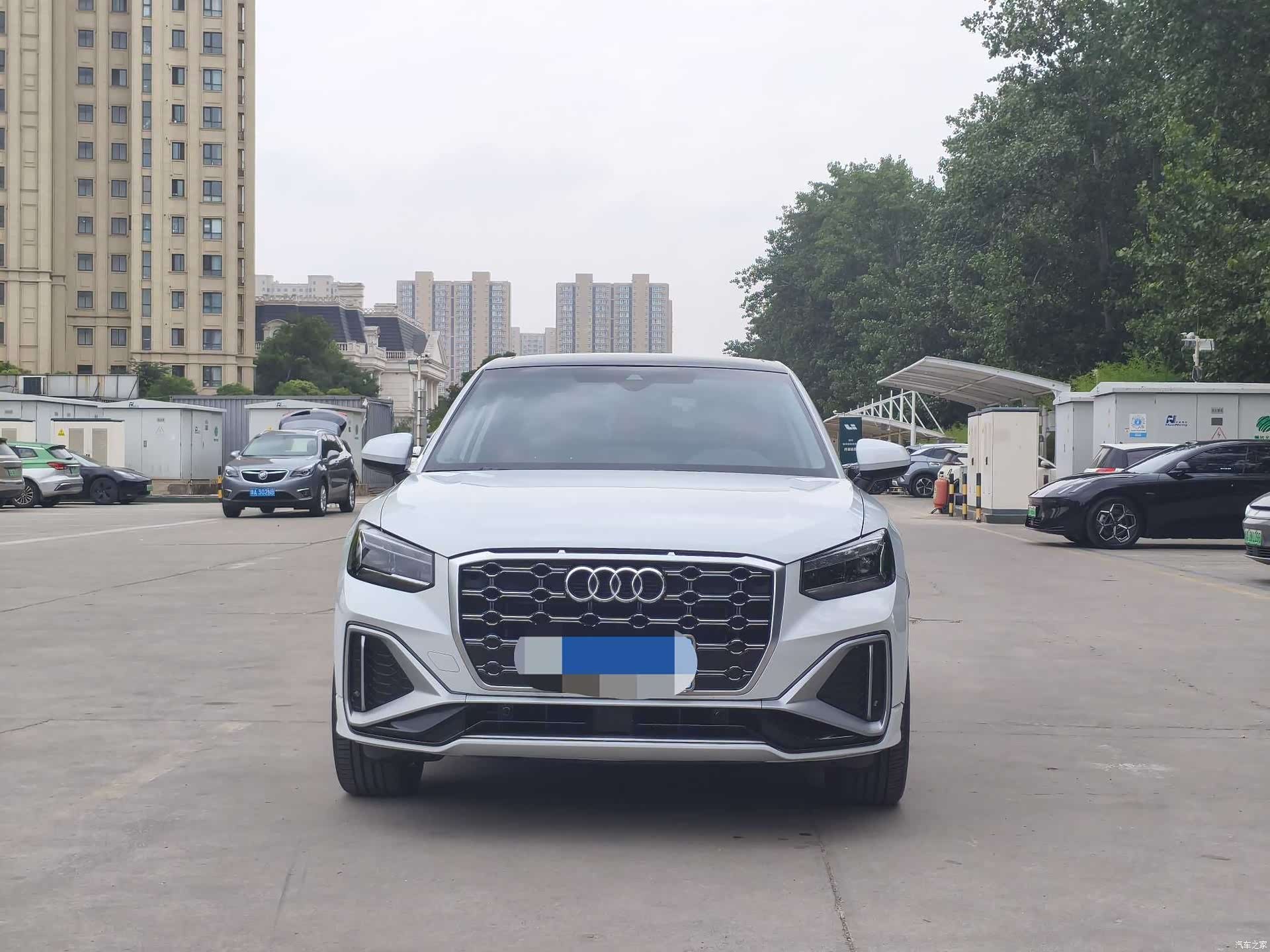 Audi Q2L, 2024 3