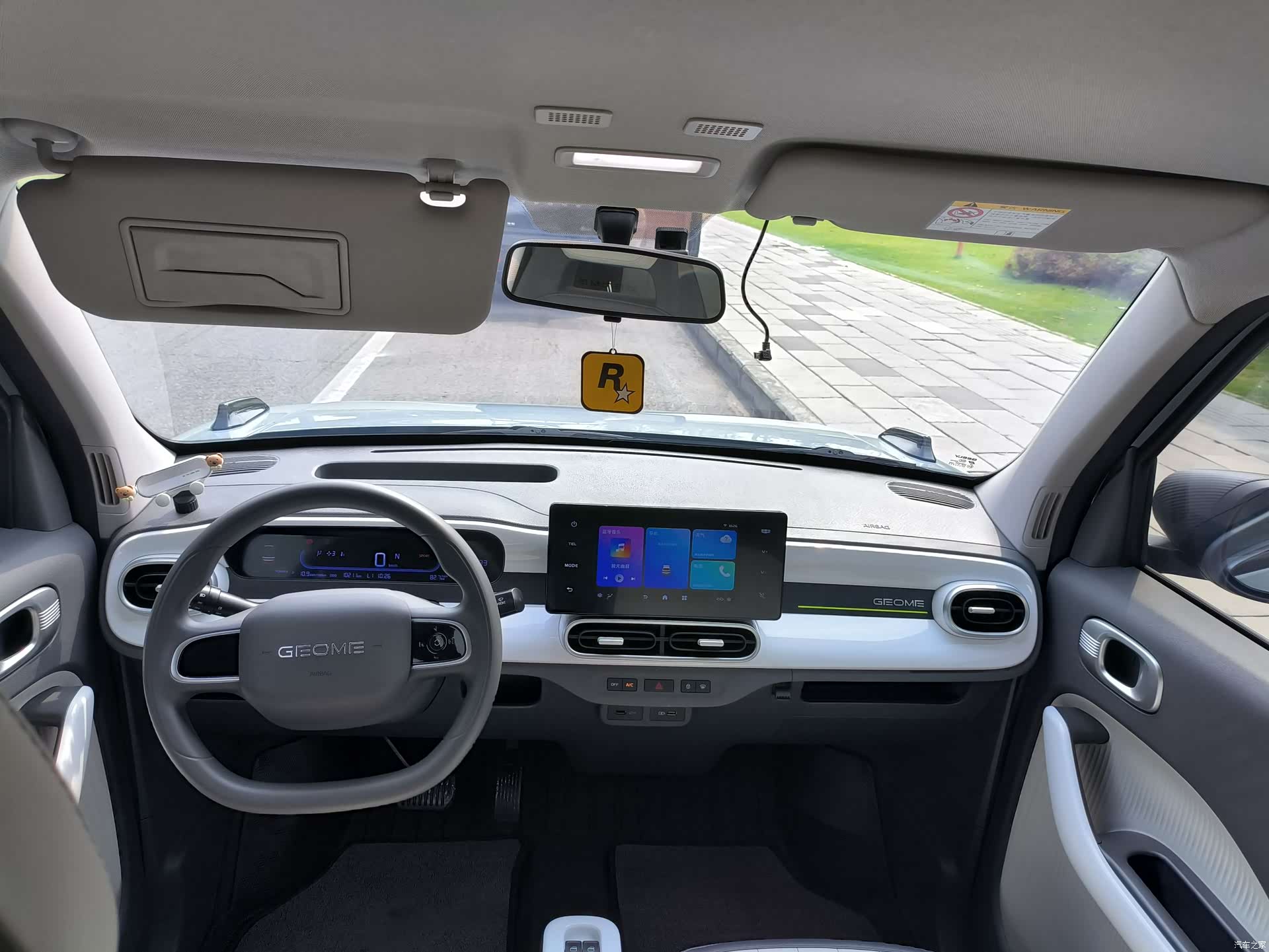 Geely Panda, 2025 17