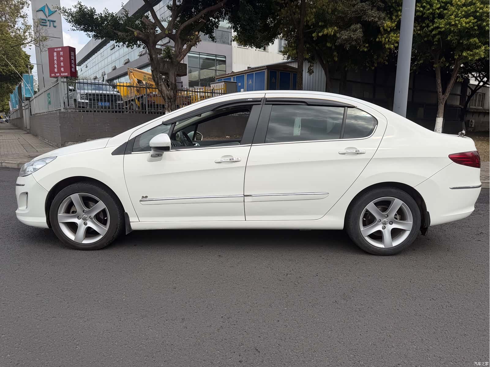 Peugeot 408, 2012 4
