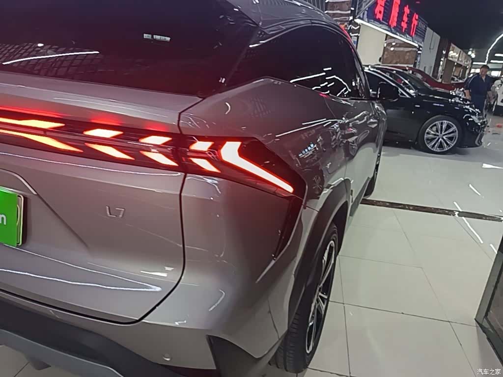 Geely Galaxy L7, 2026 8
