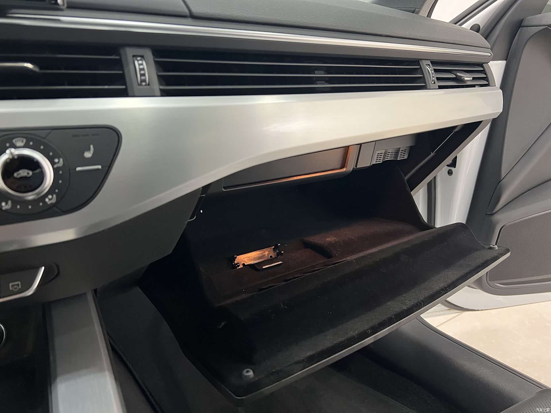 Audi A4L, 2024 23
